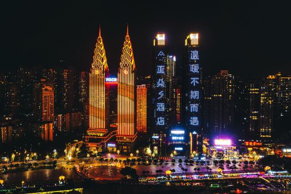 重庆皇冠国际江景亚朵S酒店