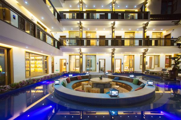 大理镜花水苑客栈